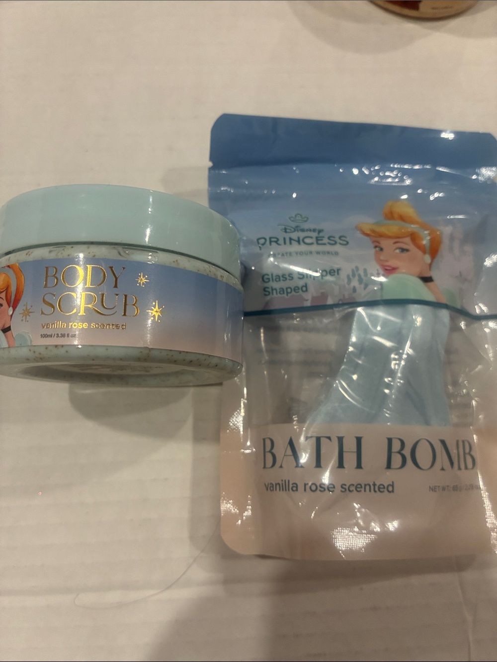 Disney Cinderella Vanilla Rose Body Scrub & Bath Bomb Set